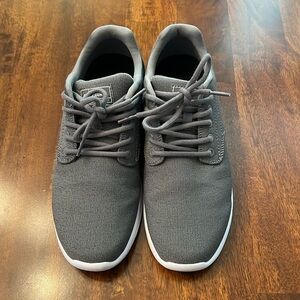 CUATER by Travis Mathew gray sneakers size 9